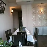 Family Albizia 酒店 3*