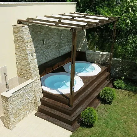 Family Albizia Hotel 3*