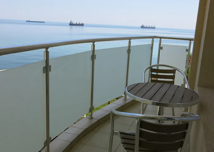 Ξενοδοχείο Family Albizia 3*