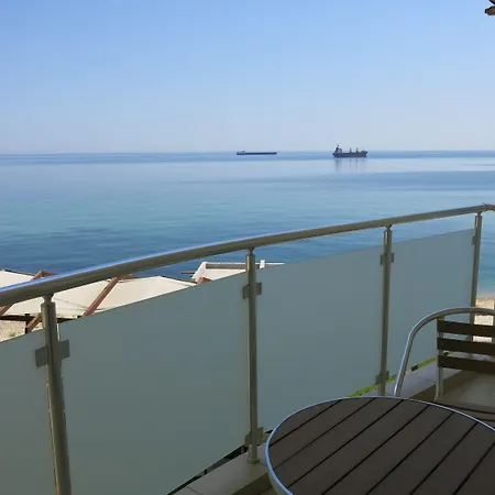 Family Albizia Szálloda