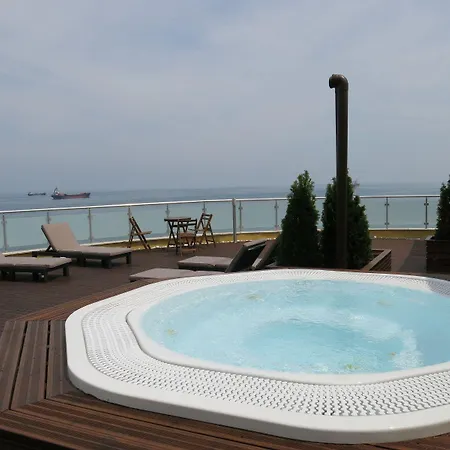 Family Albizia Szálloda