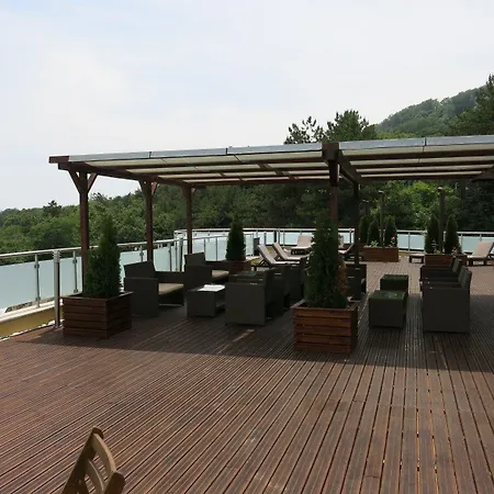 Family Albizia Szálloda Várna