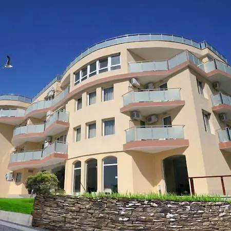 Family Albizia Várna