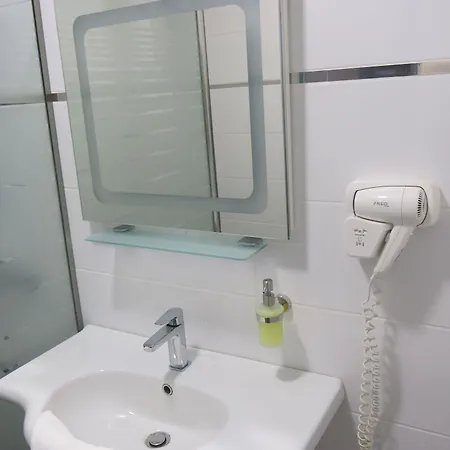 Family Albizia Szálloda