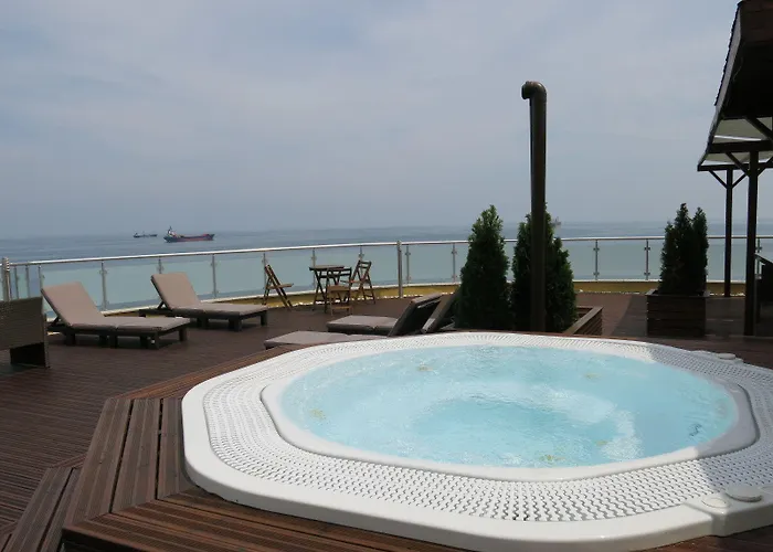 Family Albizia 酒店