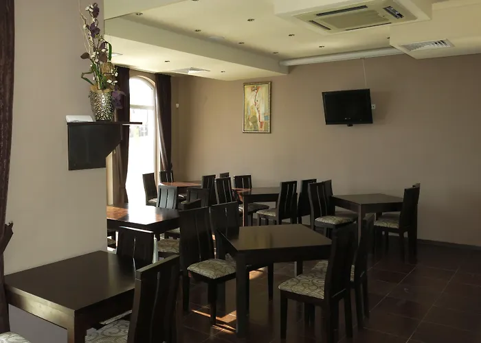 酒店 Family Albizia 瓦爾納