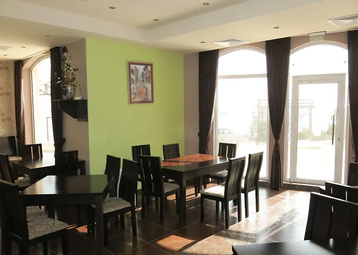 Family Albizia 3* 瓦爾納