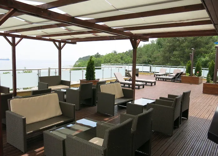 Family Albizia 酒店 3*