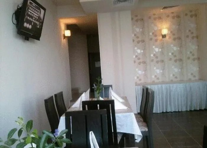 Family Albizia 酒店 3*