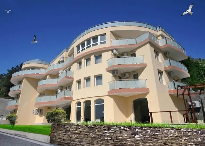 Family Albizia 瓦爾納