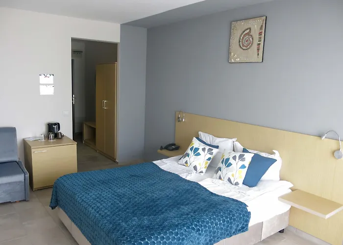 Family Albizia 酒店